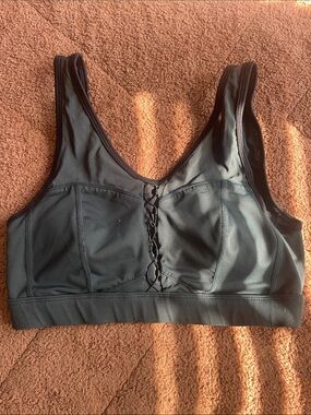 Green Fabletics Wireless Sports Bra